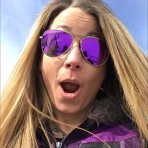 Meet your Posher, Joelle